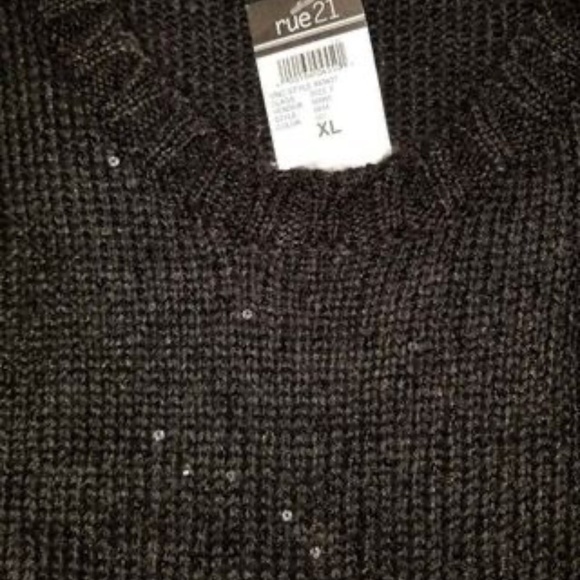 Beautiful Sweaters With Tiny Sequins. - Picture 16 of 16